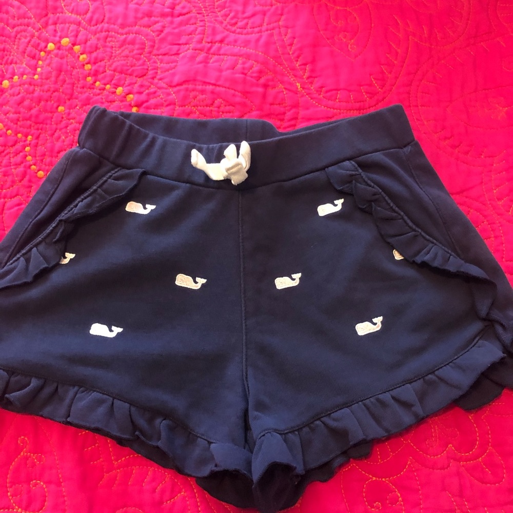Vineyard vines target ruffles navy shorts size 6
